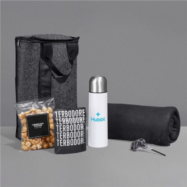 Yatta Charming Cuddle Hamper - Image 2