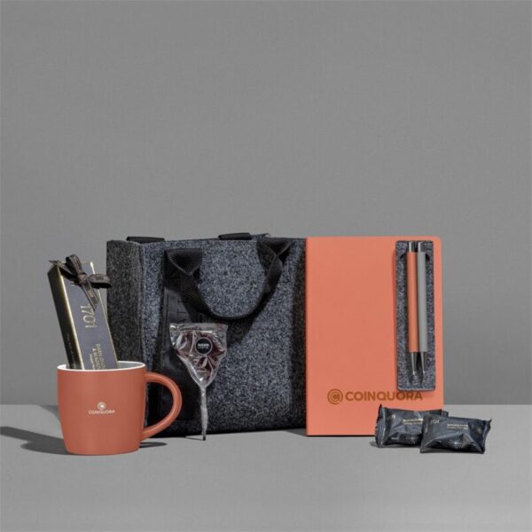 Yatta Vogue Vibes Hamper - Image 3