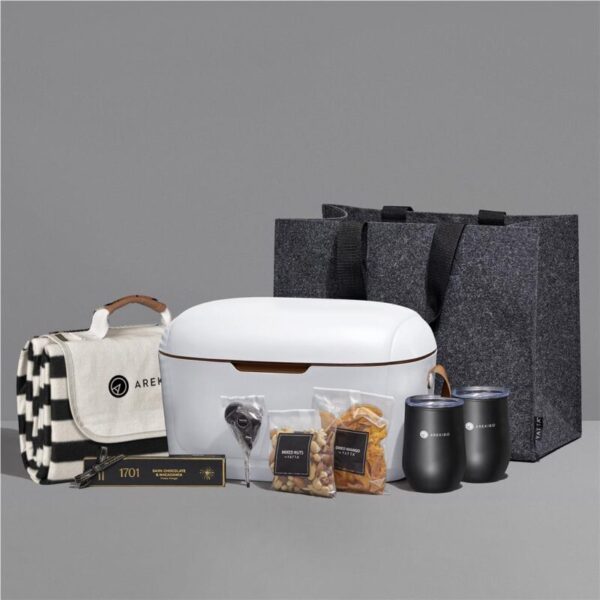 Yatta Outdoor Indulgence Hamper - Image 3