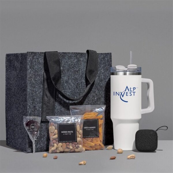 Yatta Graceful Goodies Hamper - Image 6