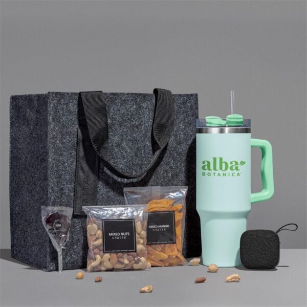Yatta Graceful Goodies Hamper - Image 7